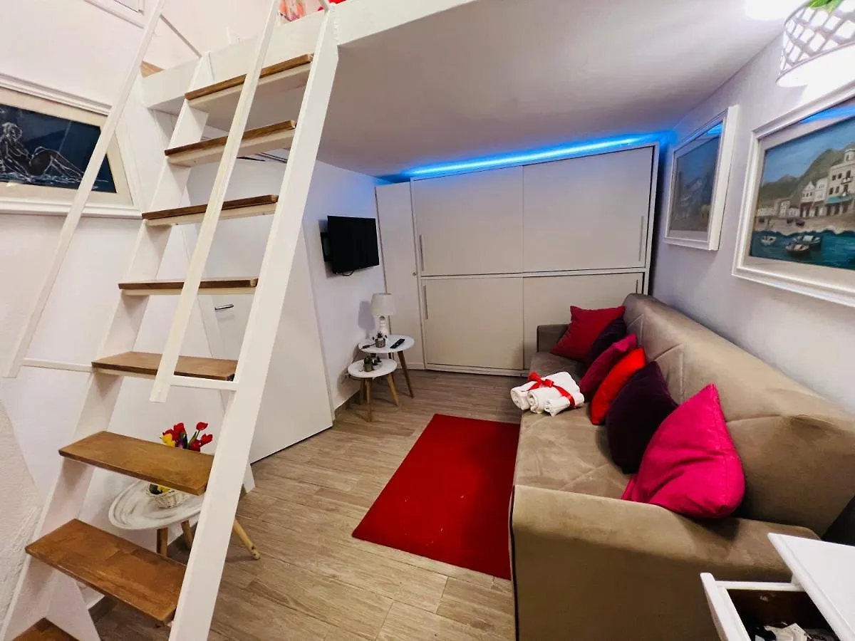 Le Chalet Palermo Centro 0*,